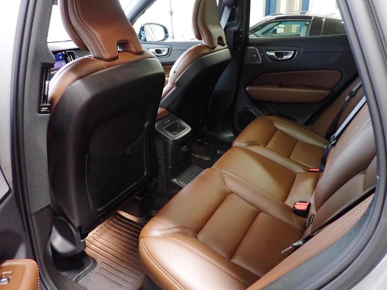 2024 Volvo XC60 Recharge Ultimate Dark Theme LEATHER SUNROOF *HYBRID* AWD Listowel ON