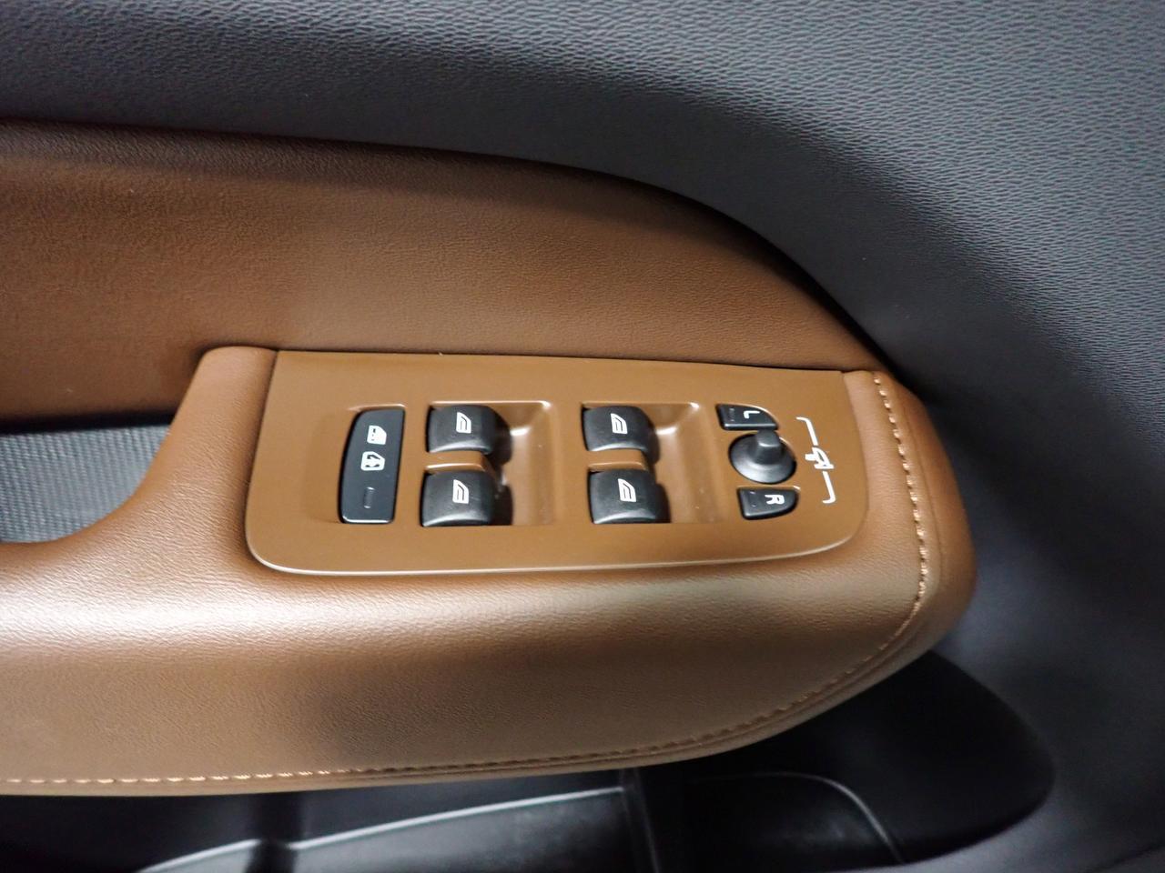 2024 Volvo XC60 Recharge Ultimate Dark Theme LEATHER SUNROOF *HYBRID* AWD Listowel ON