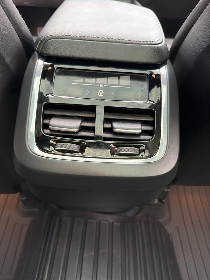 2024 Volvo XC60 Ultimate Bend OR