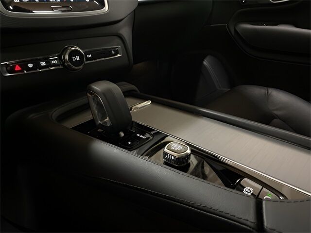 2024 Volvo XC90 B5 Core Dallas TX