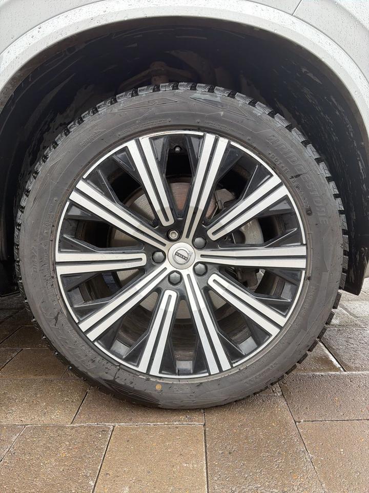 2024 Volvo XC90 B5 Core Bend OR