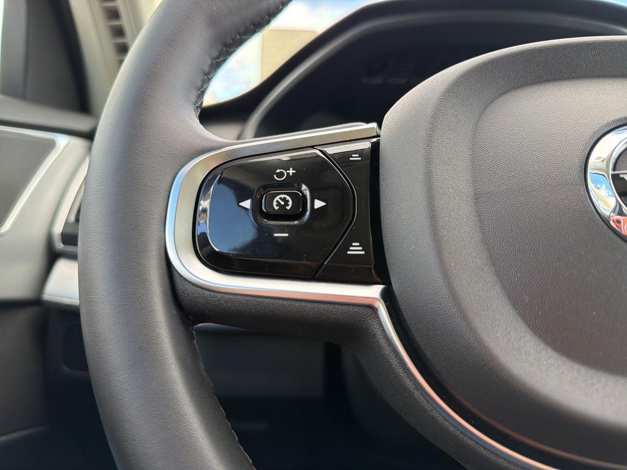 2024 Volvo XC90 B5 Core Bend OR