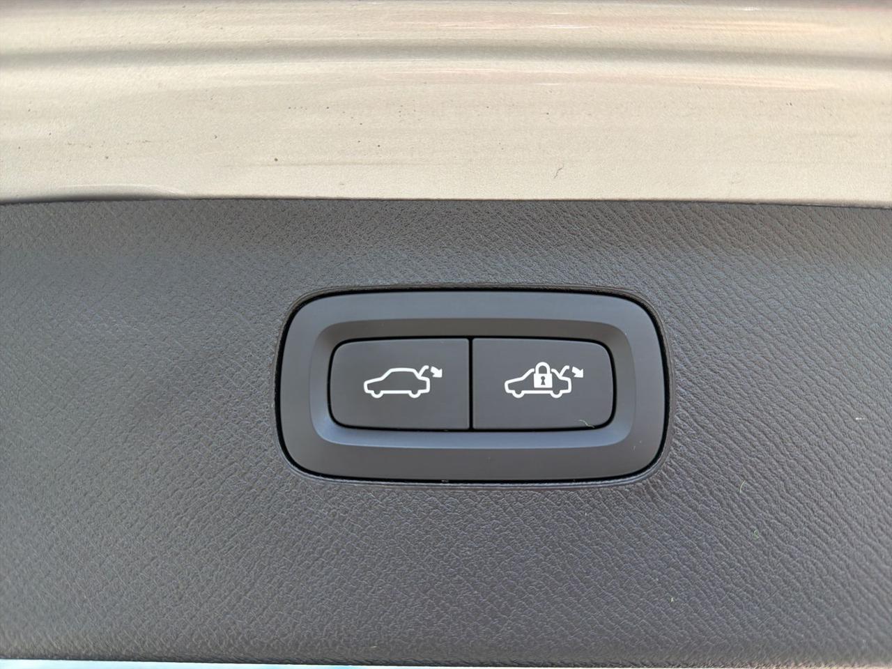 2024 Volvo XC90 B5 Core Bend OR