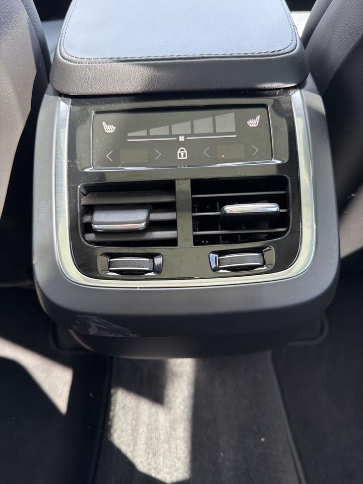 2024 Volvo XC90 B5 Core Bend OR