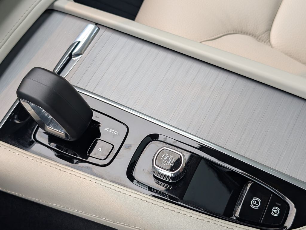 2024 Volvo XC90 B5 Core Hunt Valley MD