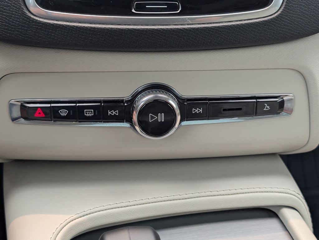 2024 Volvo XC90 B5 Core Hunt Valley MD