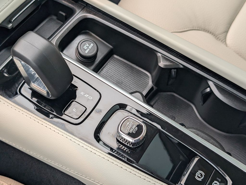 2024 Volvo XC90 B5 Core Hunt Valley MD