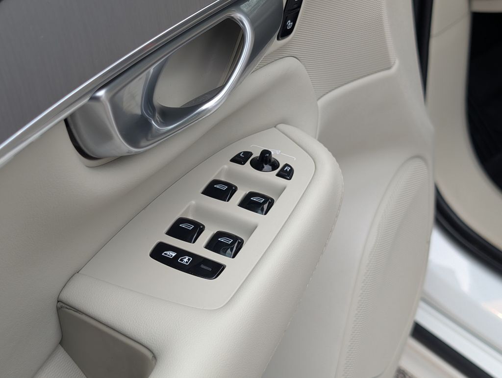 2024 Volvo XC90 B5 Core Hunt Valley MD