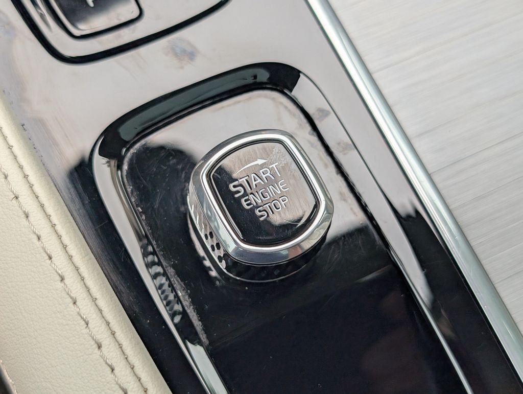 2024 Volvo XC90 B5 Core Hunt Valley MD