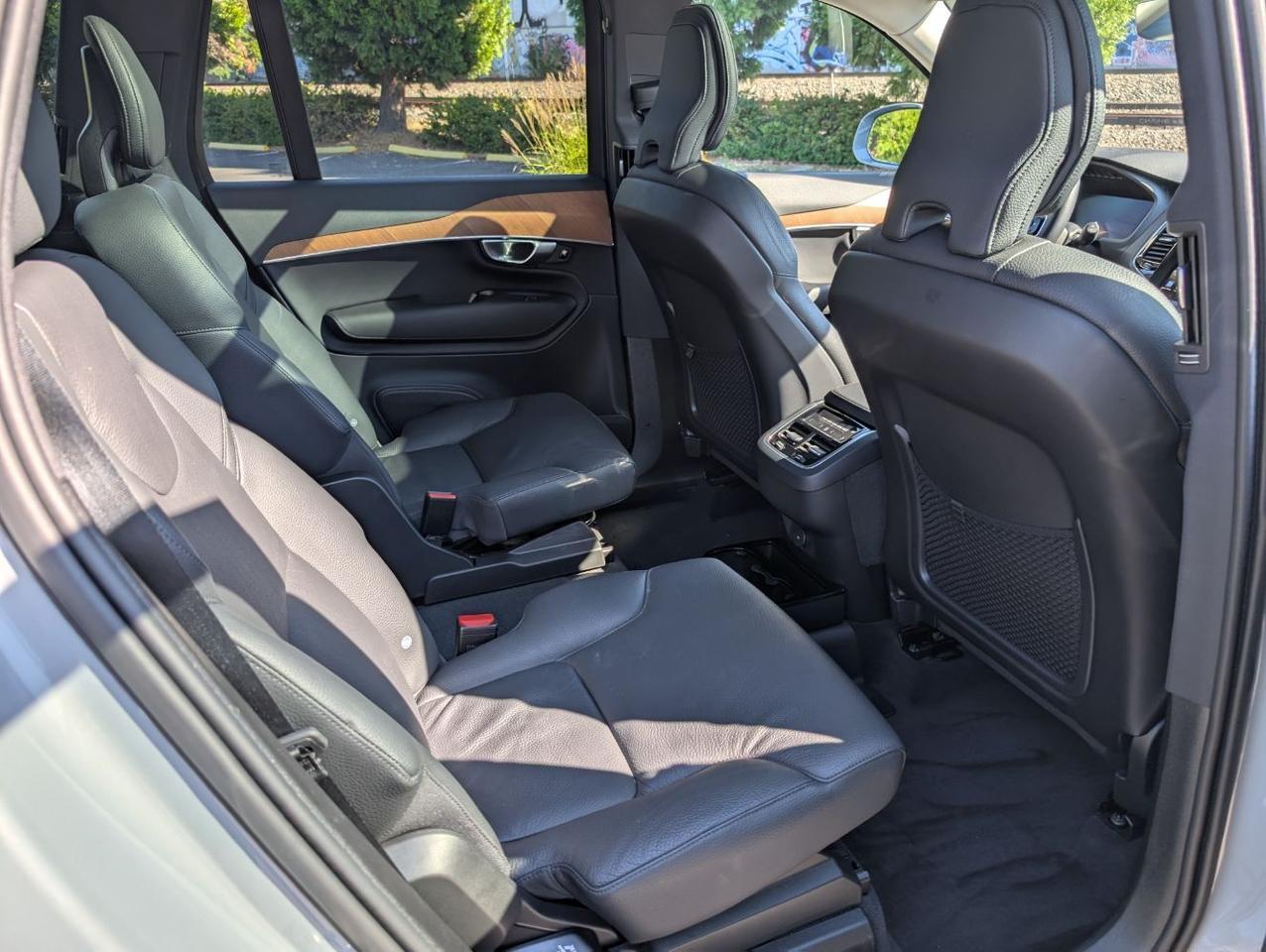 2024 Volvo XC90 B6 AWD Hybrid PLUS center Walk w/Harman Kardon, Pilot Assist, 360 Cam, 4 Heated Seats & Wheel Portland OR