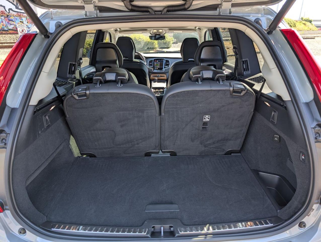 2024 Volvo XC90 B6 AWD Hybrid PLUS center Walk w/Harman Kardon, Pilot Assist, 360 Cam, 4 Heated Seats & Wheel Portland OR