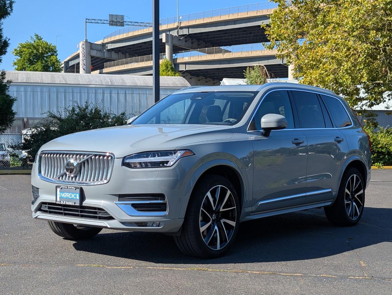2024 Volvo XC90 B6 AWD Hybrid PLUS center Walk w/Harman Kardon, Pilot Assist, 360 Cam, 4 Heated Seats & Wheel Portland OR
