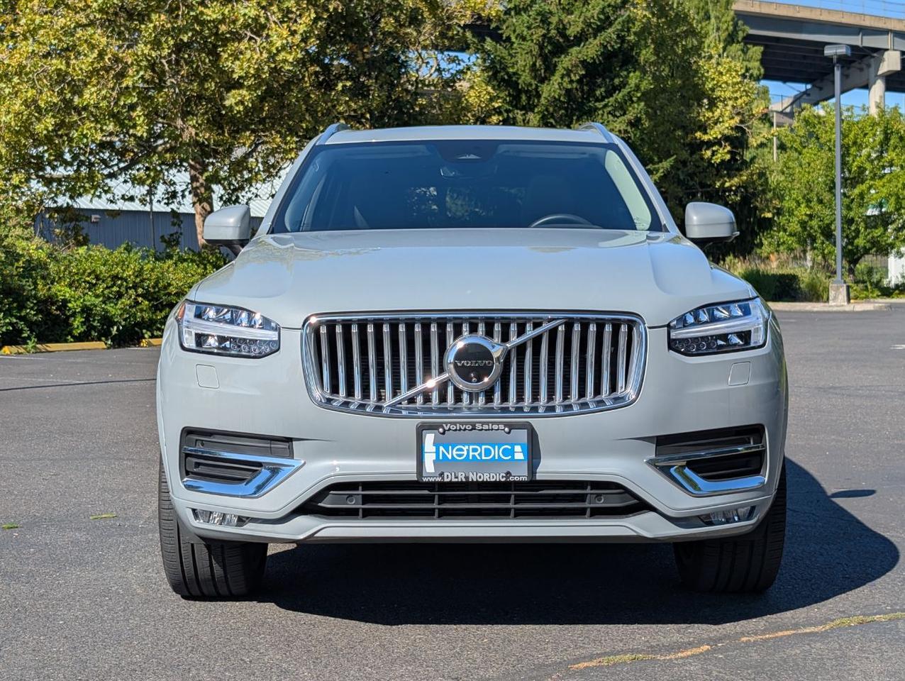 2024 Volvo XC90 B6 AWD Hybrid PLUS center Walk w/Harman Kardon, Pilot Assist, 360 Cam, 4 Heated Seats & Wheel Portland OR