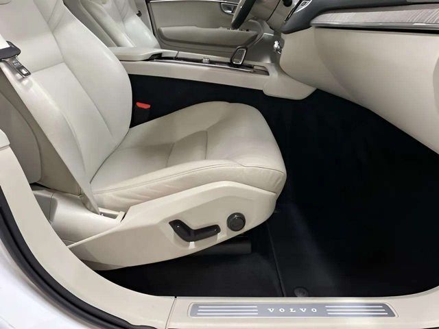 2024 Volvo XC90 B6 Core Dallas TX