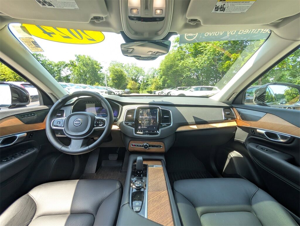 2024 Volvo XC90 B6 Plus Bright Theme 6-Seater