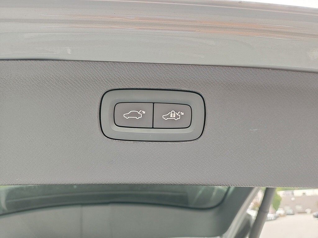 2024 Volvo XC90 B6 Plus Bright Theme 6-Seater Hunt Valley MD