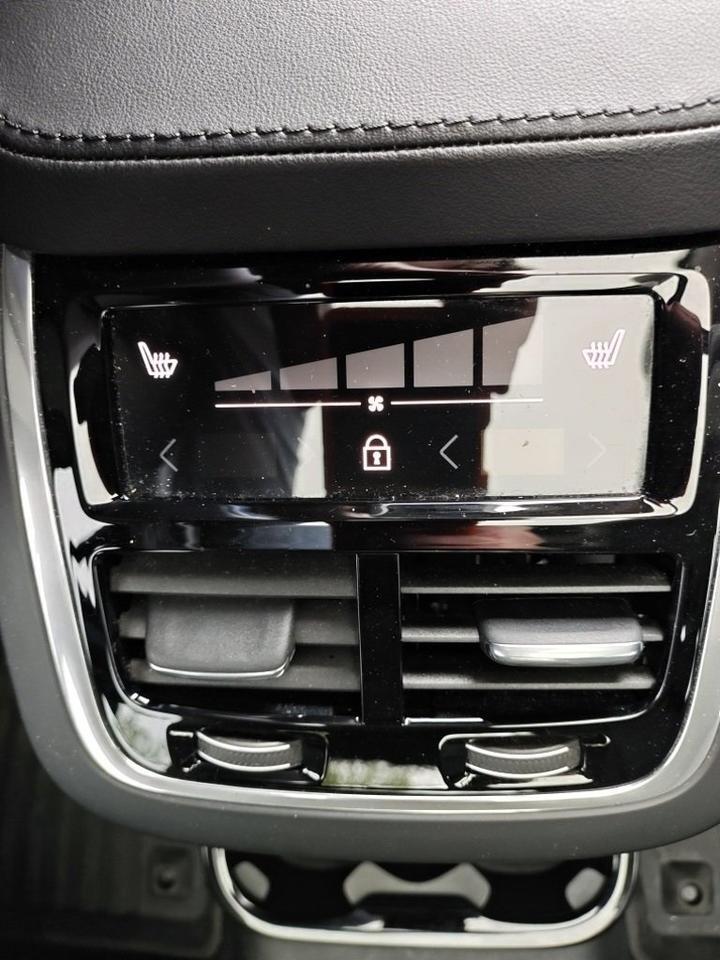 2024 Volvo XC90 B6 Plus Bright Theme 6-Seater Hunt Valley MD
