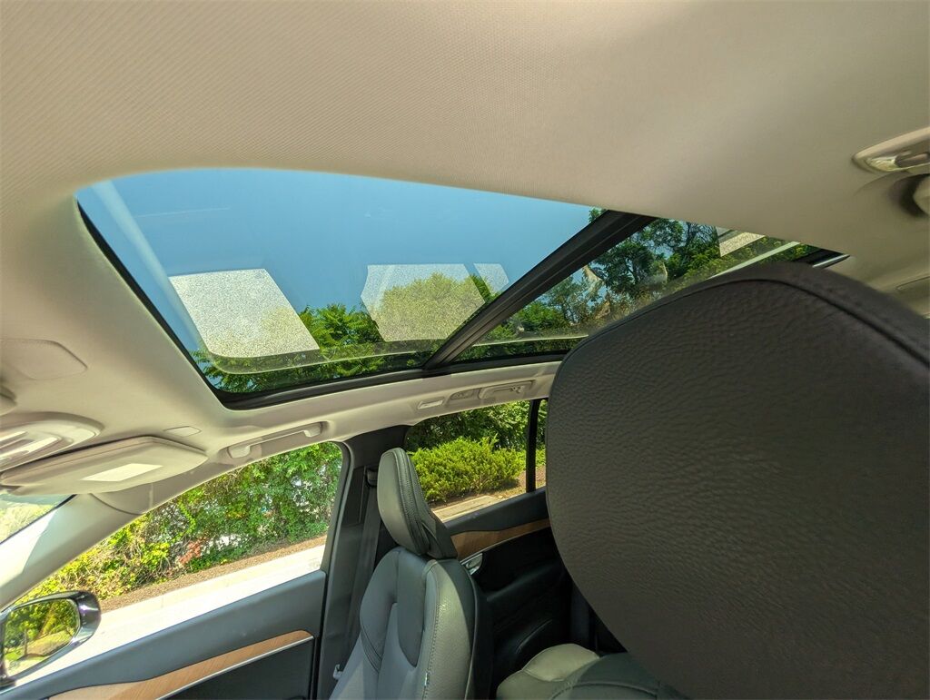 2024 Volvo XC90 B6 Plus Bright Theme 6-Seater Hunt Valley MD