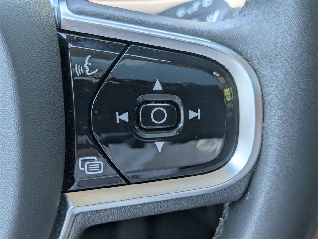 2024 Volvo XC90 B6 Plus Bright Theme 6-Seater Hunt Valley MD