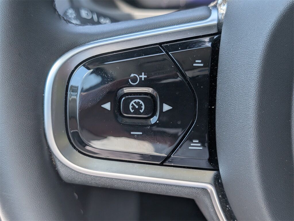 2024 Volvo XC90 B6 Plus Bright Theme 6-Seater Hunt Valley MD