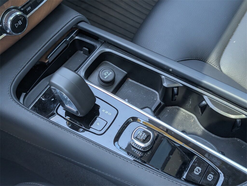 2024 Volvo XC90 B6 Plus Bright Theme 6-Seater Hunt Valley MD