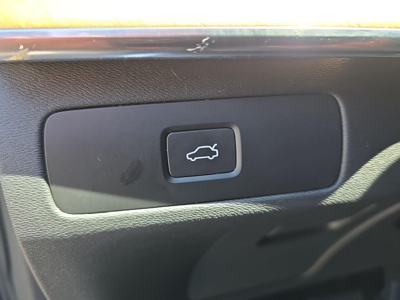 2024 Volvo XC90 B6 Plus Bright Theme Glen Burnie MD