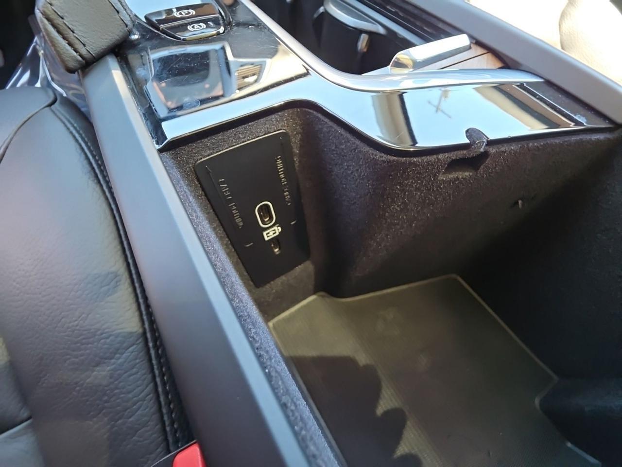 2024 Volvo XC90 B6 Plus Bright Theme Glen Burnie MD