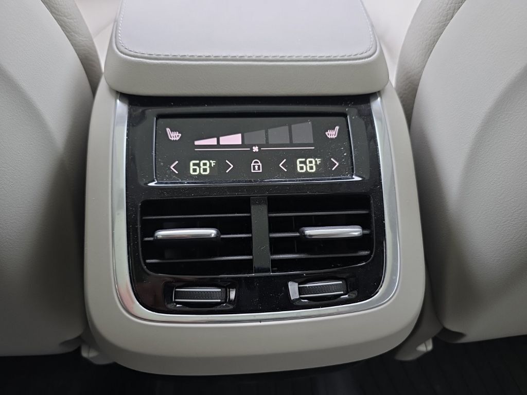 2024 Volvo XC90 B6 Plus Bright Theme Hunt Valley MD
