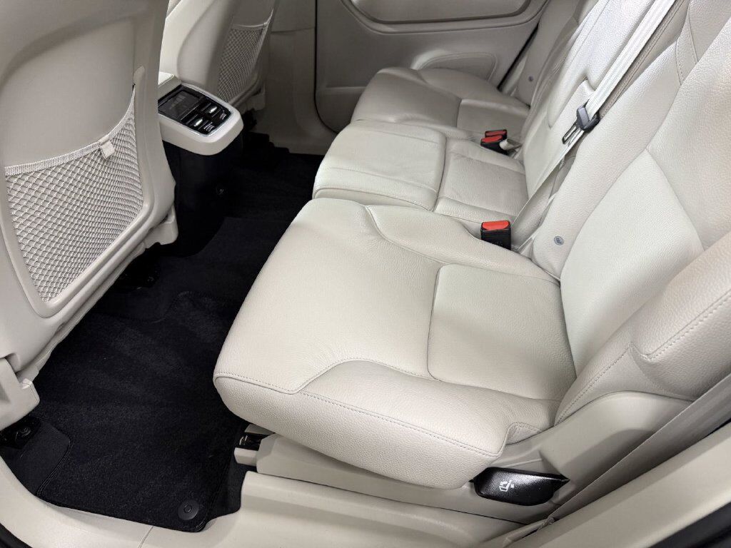 2024 Volvo XC90 B6 Plus Bright Theme Hunt Valley MD