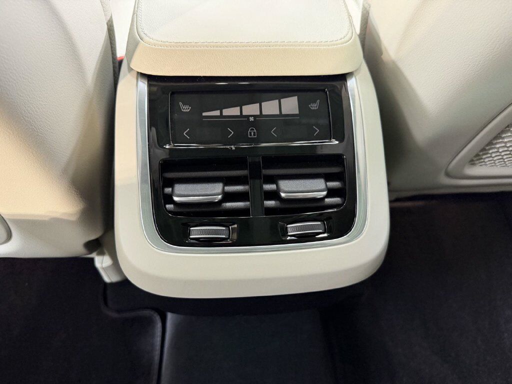 2024 Volvo XC90 B6 Plus Bright Theme Hunt Valley MD