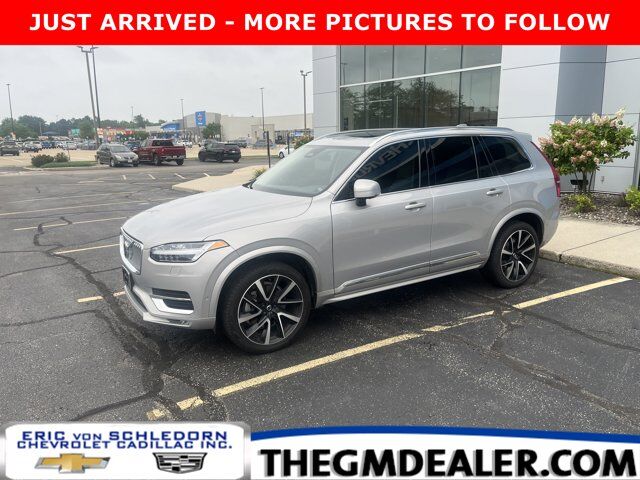 2024 Volvo XC90 Plus Bright Theme AWD w/AdaptiveCruise Sunroof 21s harmon/kardonSound HtdSteeringWheel 360-SrrndView Milwaukee WI