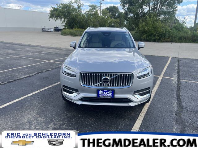 2024 Volvo XC90 Plus Bright Theme AWD w/AdaptiveCruise Sunroof 21s harmon/kardonSound HtdSteeringWheel 360-SrrndView Milwaukee WI