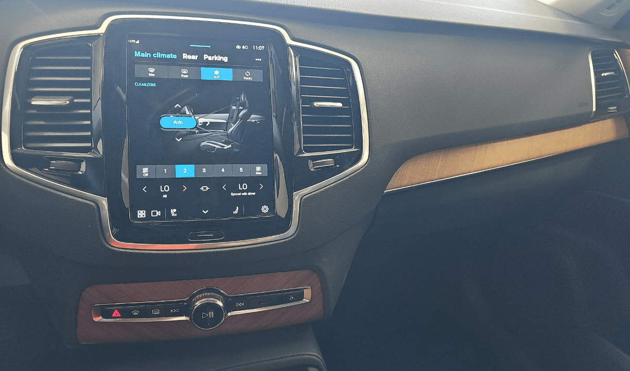 2024 Volvo XC90 Plus Bright Theme Knoxville TN