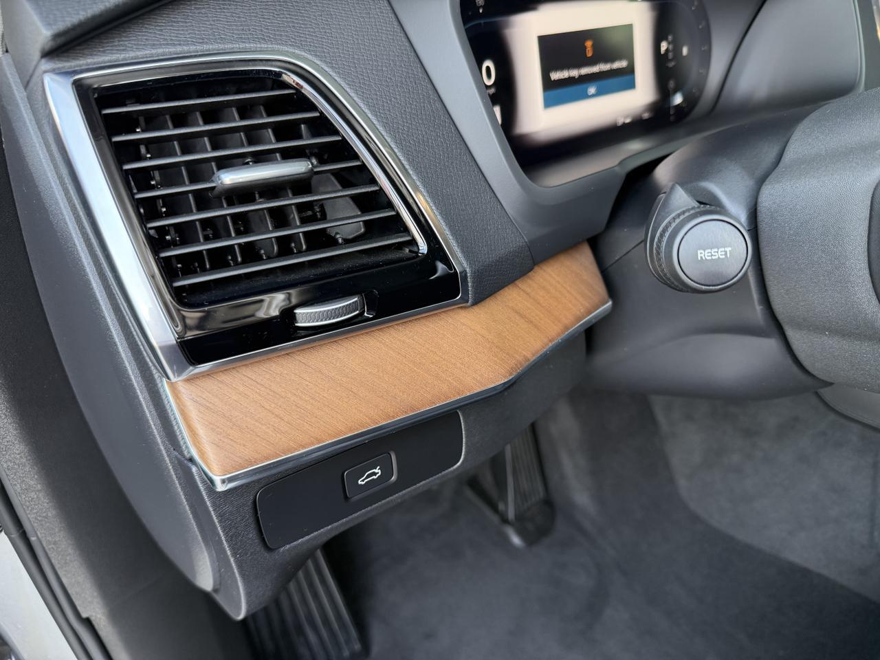 2024 Volvo XC90 Plus Bright Theme Knoxville TN