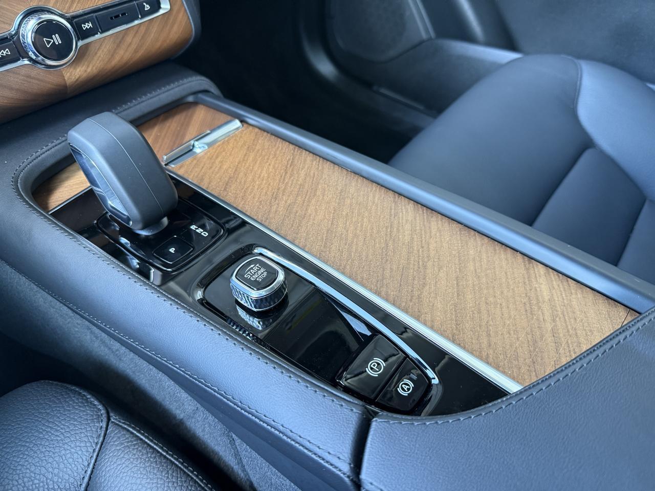 2024 Volvo XC90 Plus Bright Theme Knoxville TN