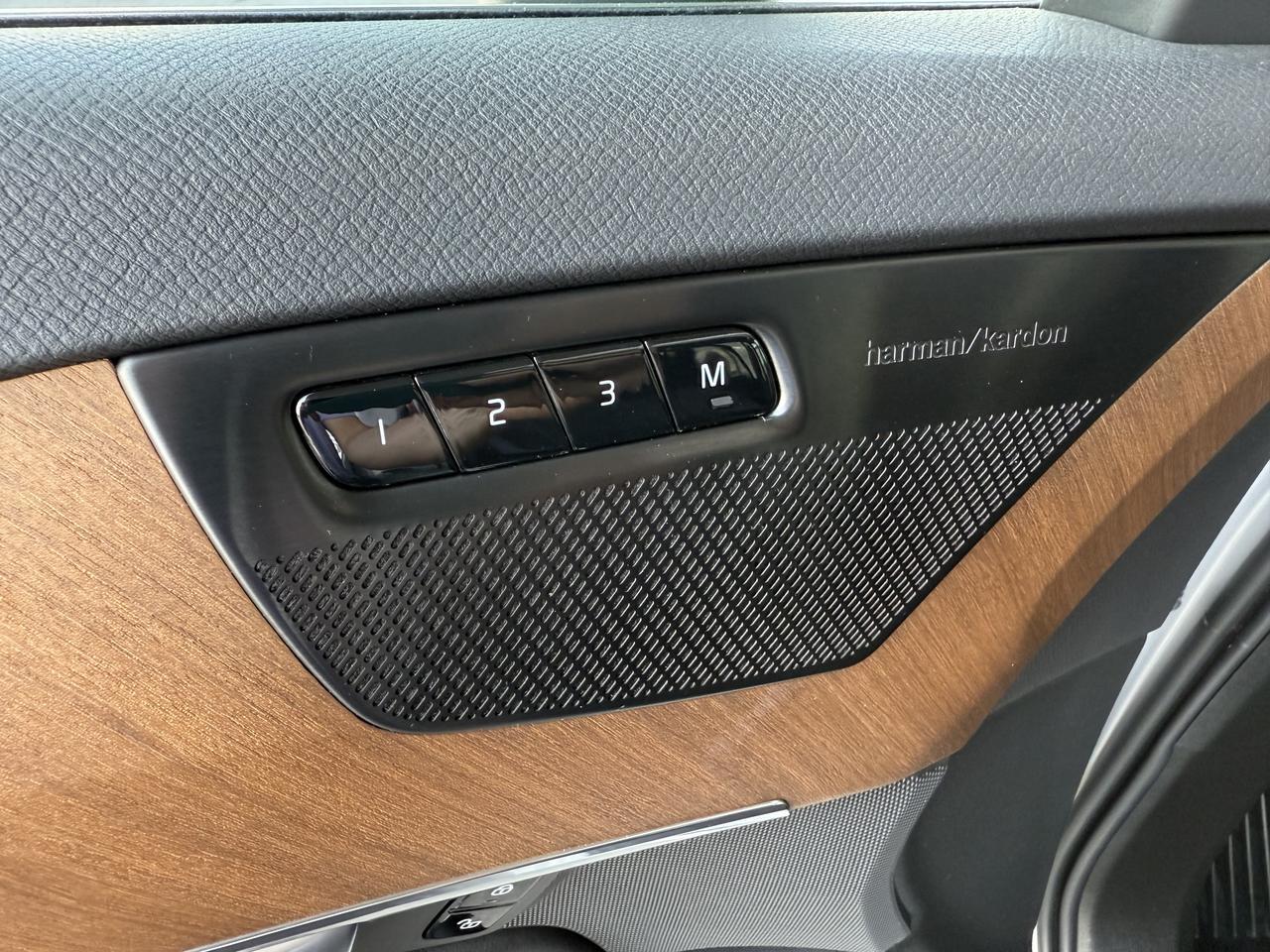 2024 Volvo XC90 Plus Bright Theme Knoxville TN