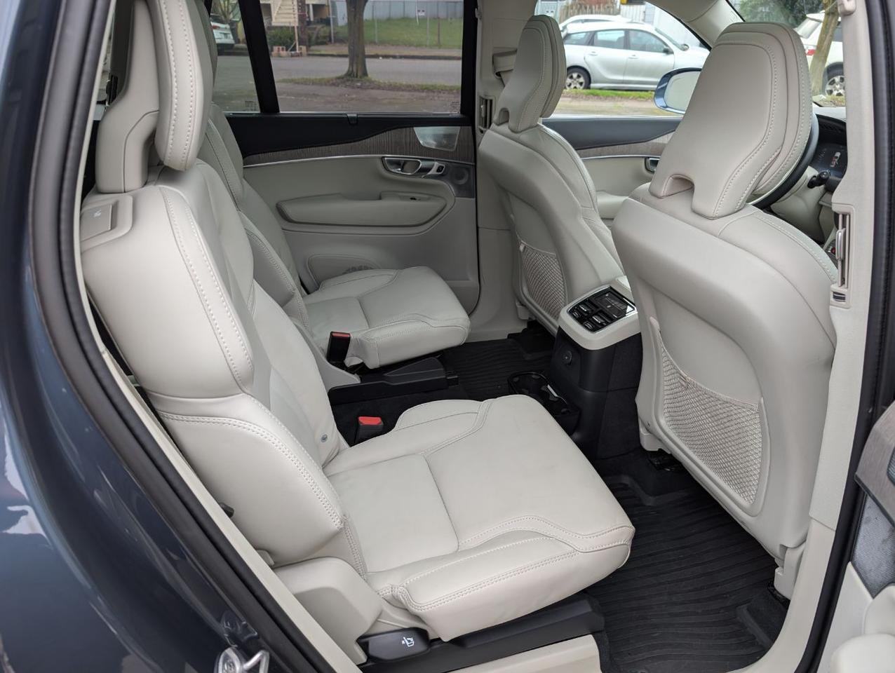 2024 Volvo XC90 Recharge PHEV Hybrid AWD ULTIMATE | 455hp, Bowers & Wilkins Premium Audio, Pilot Asst, 360° Cam & Climate Sea Portland OR