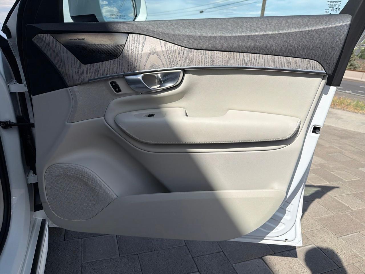 2024 Volvo XC90 Recharge Plug-In Hybrid T8 Plus Bright Theme 7 Passenger Bend OR