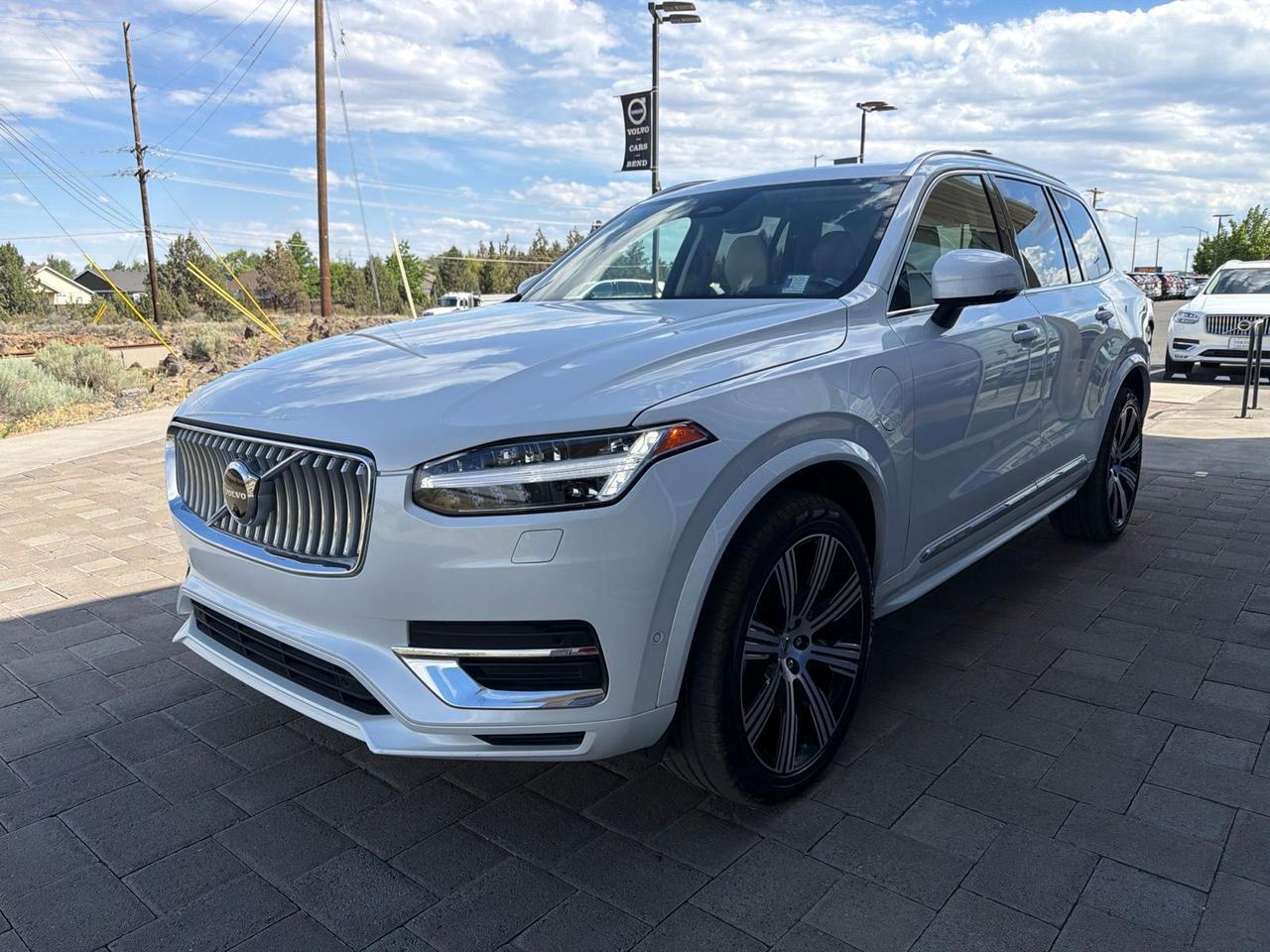 2024 Volvo XC90 Recharge Plug-In Hybrid T8 Plus Bright Theme 7 Passenger Bend OR