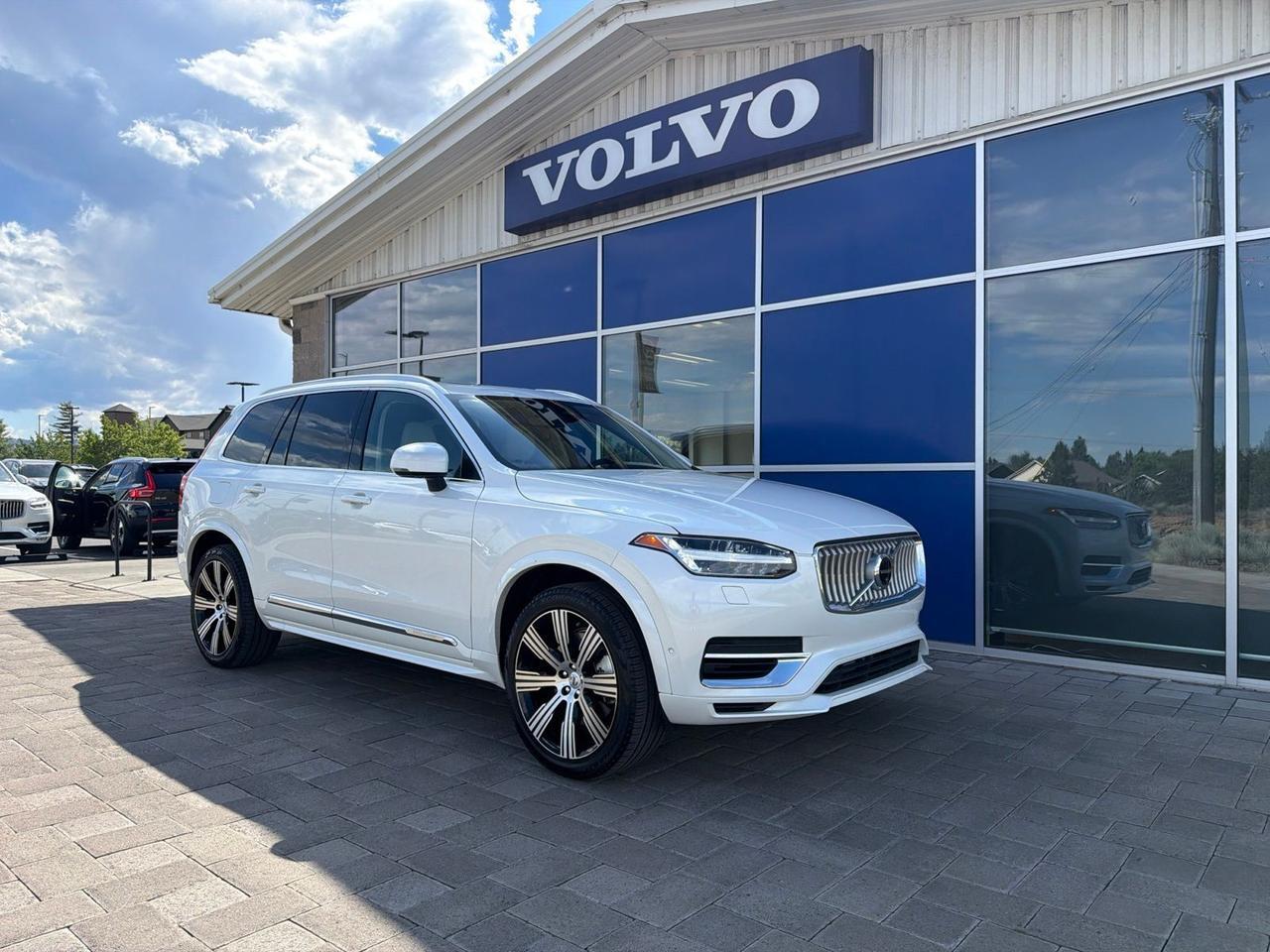 2024 Volvo XC90 Recharge Plug-In Hybrid T8 Plus Bright Theme 7 Passenger
