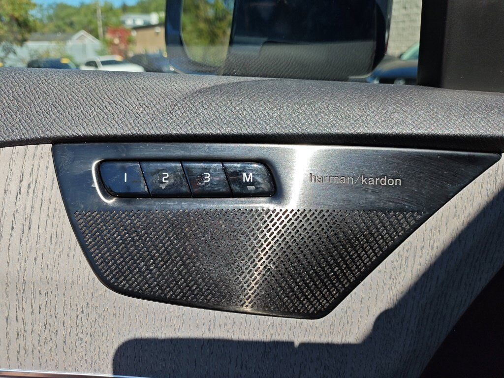 2024 Volvo XC90 Recharge Plug-In Hybrid T8 Plus Bright Theme 7 Passenger Hunt Valley MD