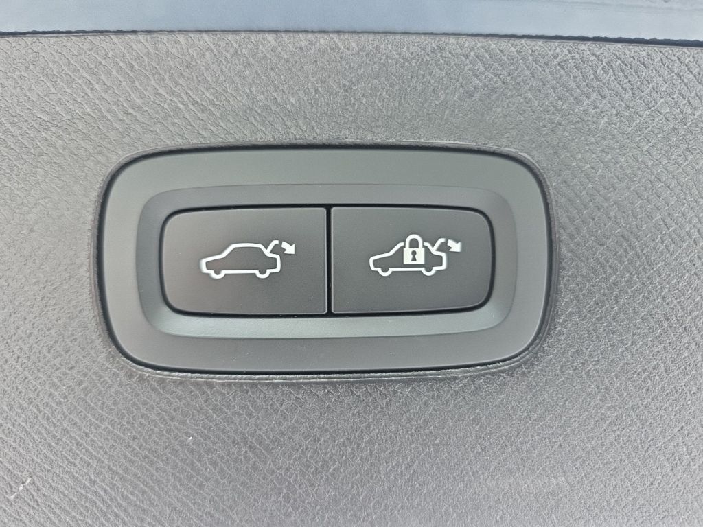 2024 Volvo XC90 Recharge Plug-In Hybrid T8 Plus Bright Theme 7 Passenger Hunt Valley MD