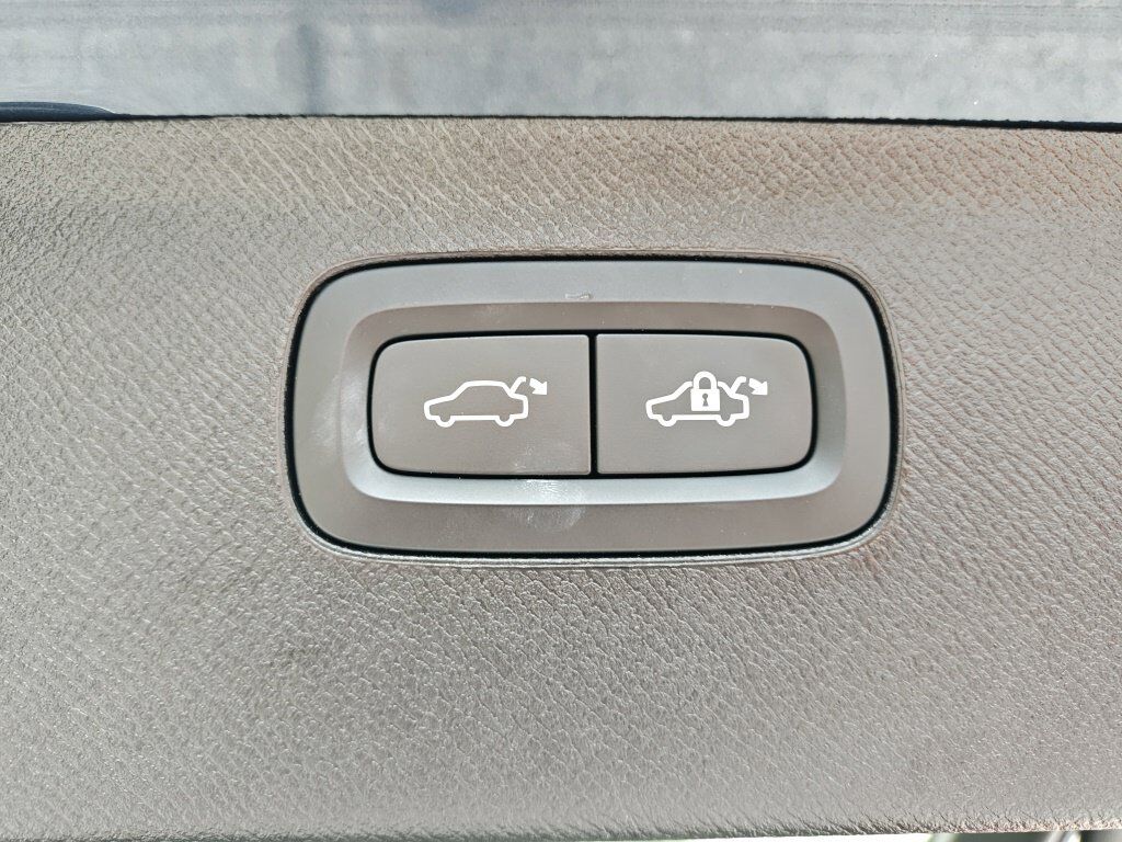 2024 Volvo XC90 Recharge Plug-In Hybrid T8 Plus Bright Theme 7 Passenger Hunt Valley MD