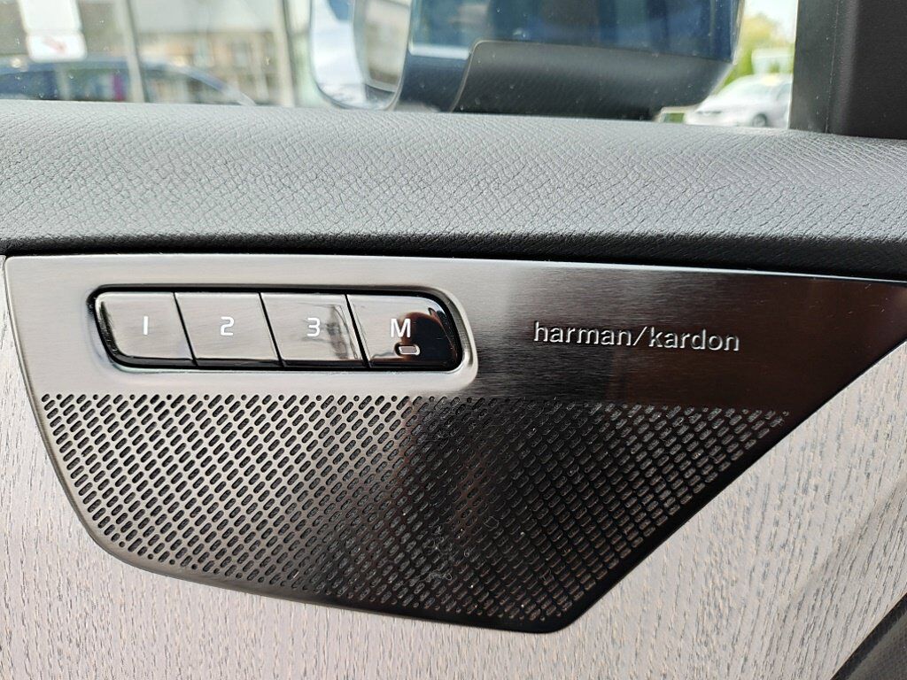2024 Volvo XC90 Recharge Plug-In Hybrid T8 Plus Bright Theme 7 Passenger Hunt Valley MD