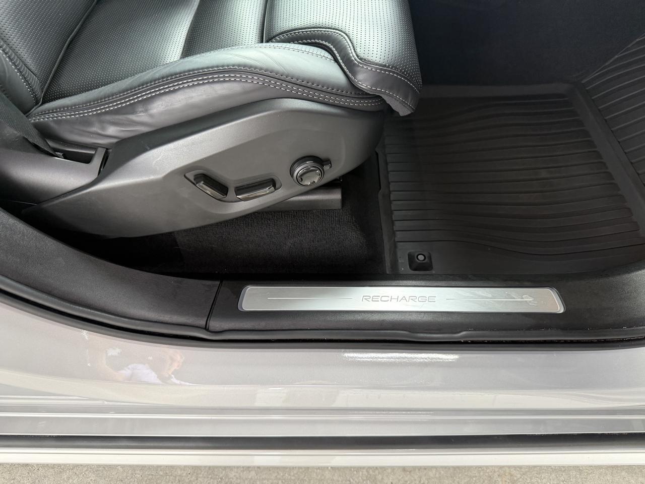 2024 Volvo XC90 Recharge Plug-In Hybrid Ultimate Bright Theme Knoxville TN