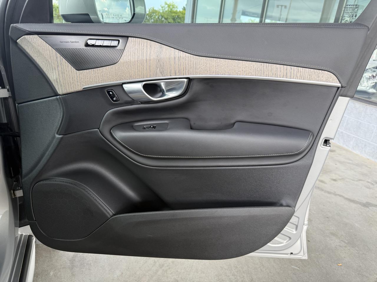 2024 Volvo XC90 Recharge Plug-In Hybrid Ultimate Bright Theme Knoxville TN