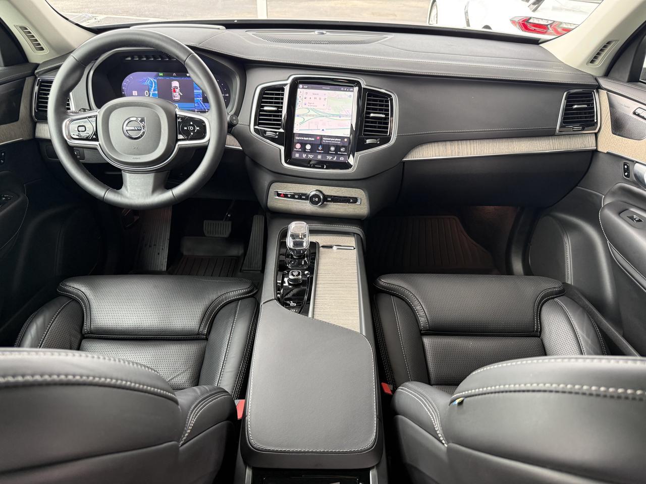 2024 Volvo XC90 Recharge Plug-In Hybrid Ultimate Bright Theme Knoxville TN