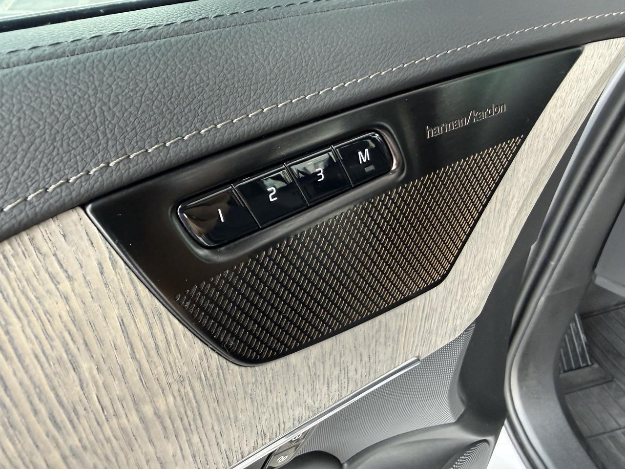 2024 Volvo XC90 Recharge Plug-In Hybrid Ultimate Bright Theme Knoxville TN