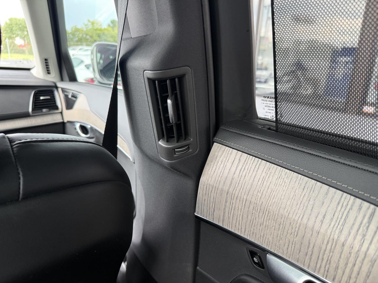 2024 Volvo XC90 Recharge Plug-In Hybrid Ultimate Bright Theme Knoxville TN