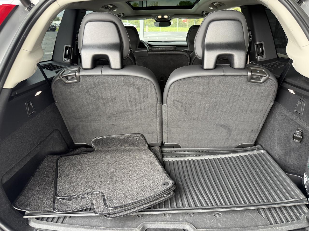 2024 Volvo XC90 Recharge Plug-In Hybrid Ultimate Bright Theme Knoxville TN